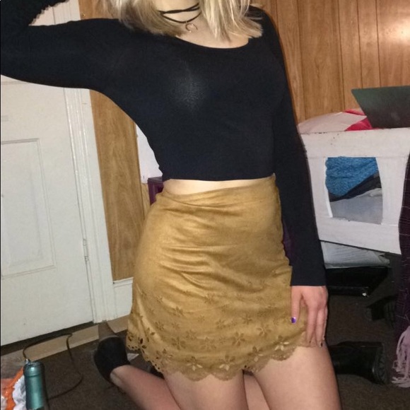 Suede mini skirt! - Picture 2 of 2